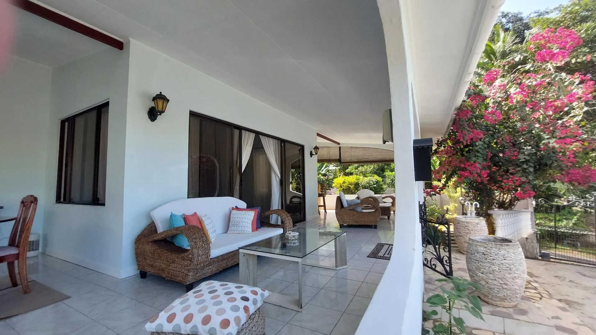 Bed & Breakfast Reef Hills Residence Au Cap Seychelles