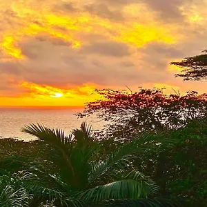  Konukevi Au Lever Du Soleil Sea View